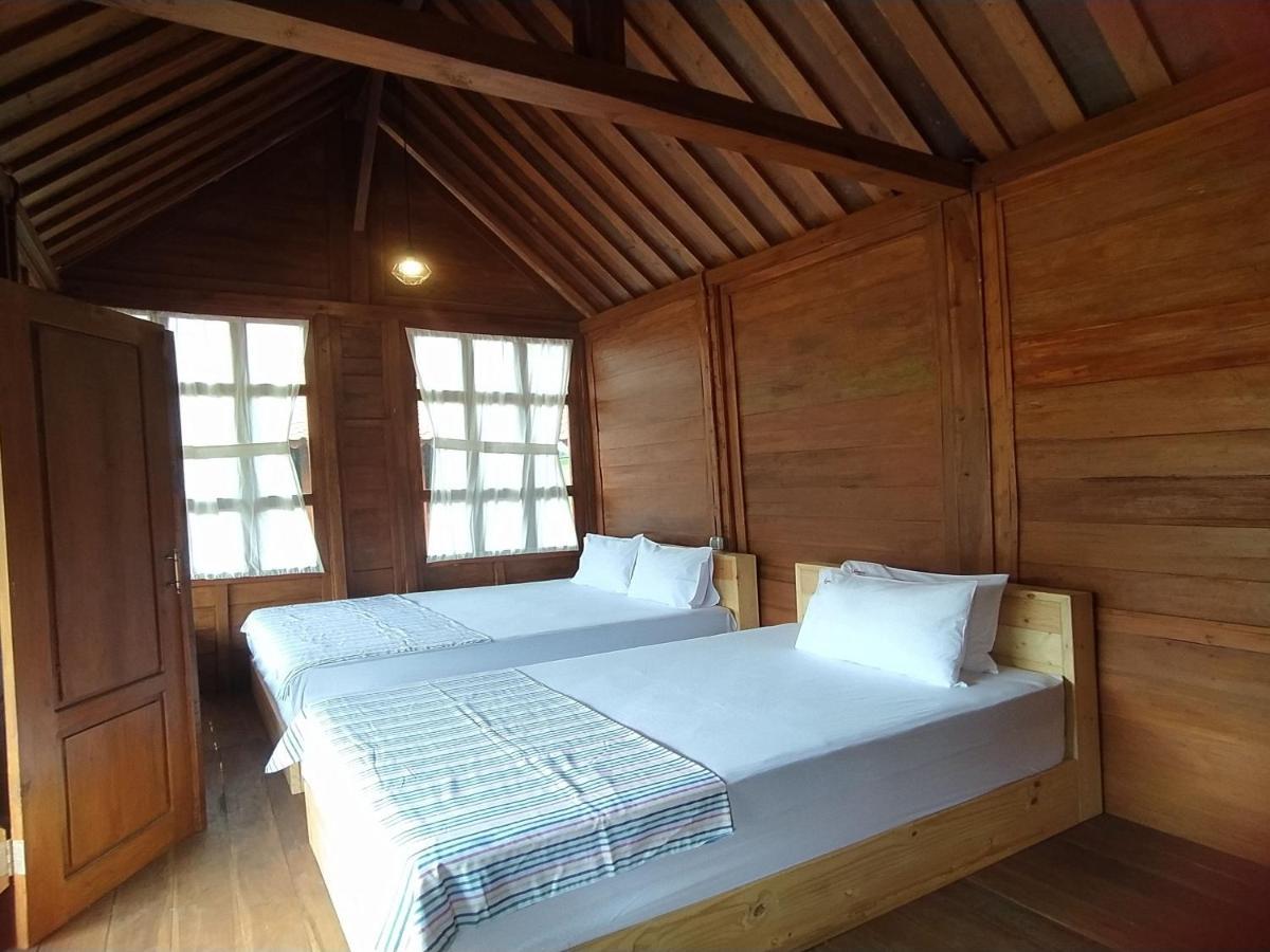 Seger Nusantara Kalisat Exterior photo