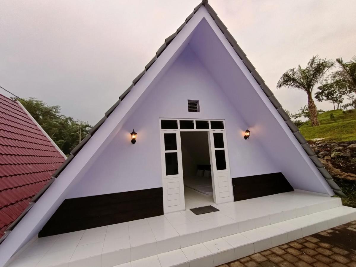 Seger Nusantara Kalisat Exterior photo