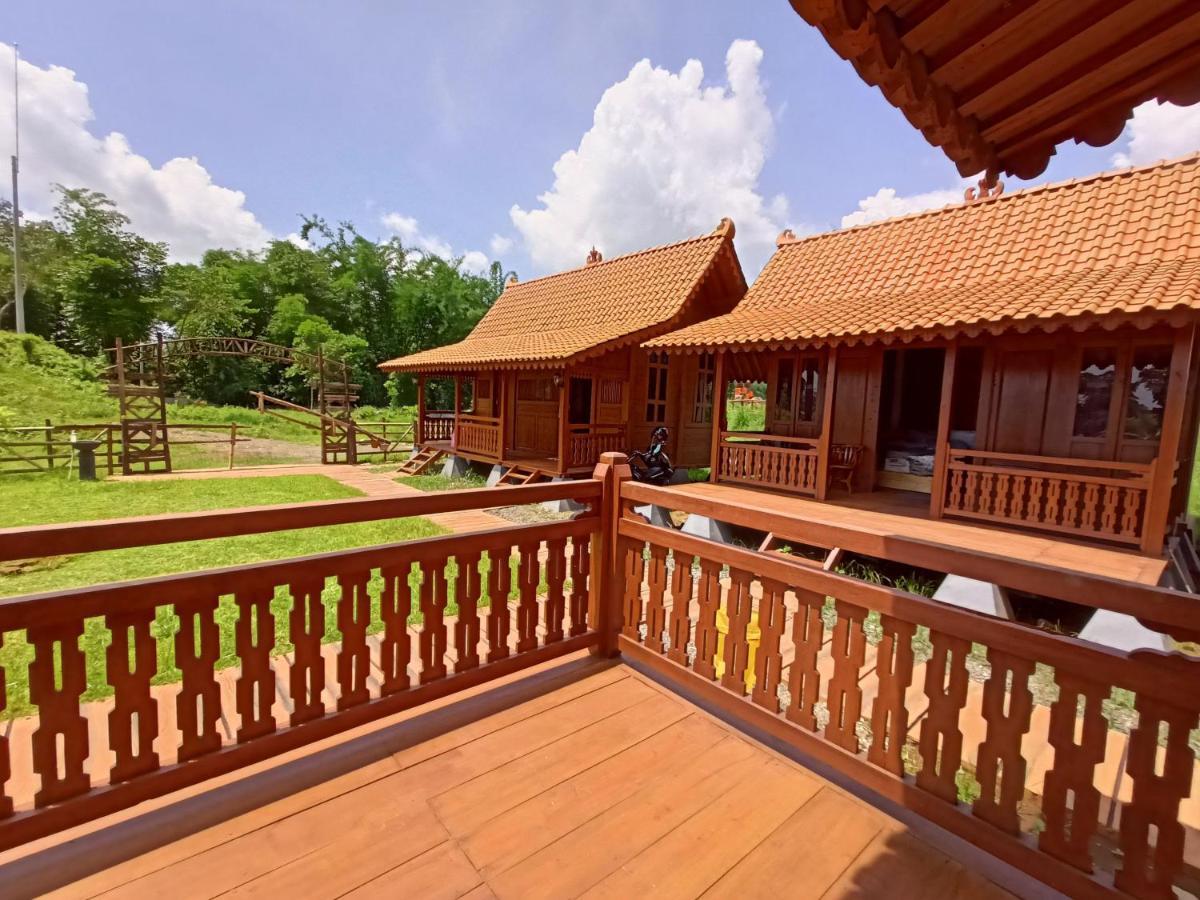 Seger Nusantara Kalisat Exterior photo