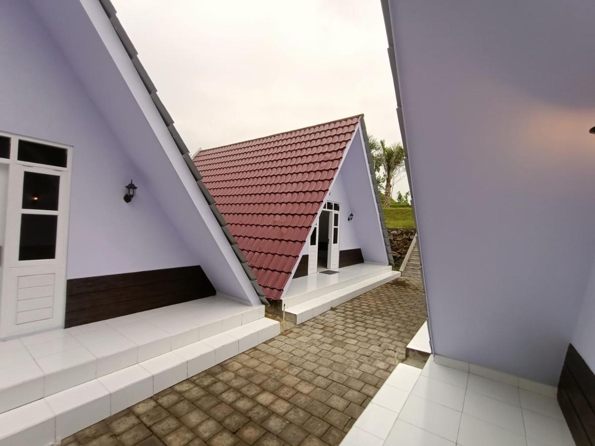 Seger Nusantara Kalisat Exterior photo