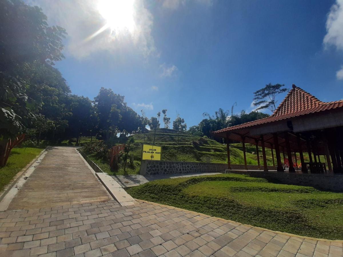 Seger Nusantara Kalisat Exterior photo
