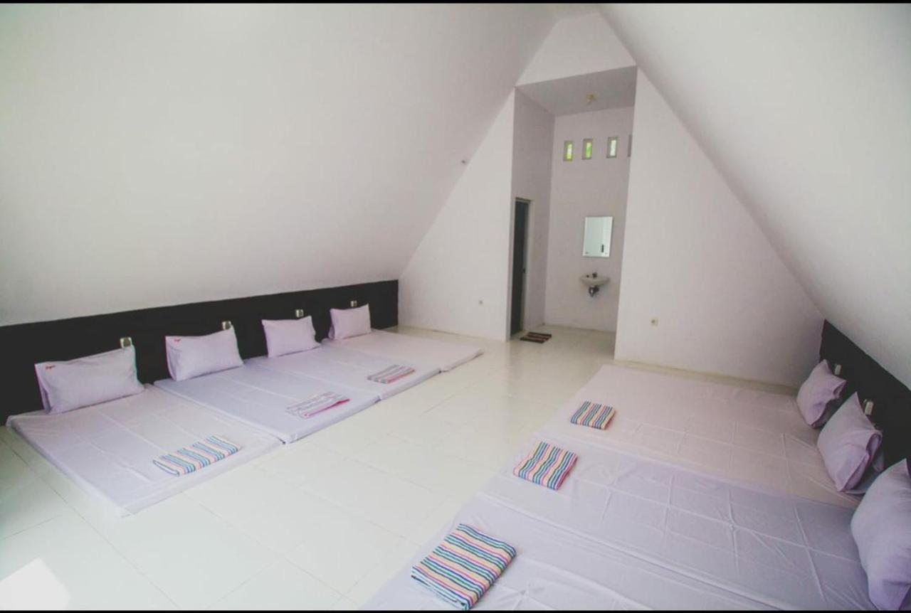 Seger Nusantara Kalisat Exterior photo